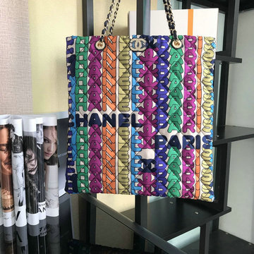 シャネル CHANEL CC-CH2896　2021年最新入荷 ラージ ショッピングバッグ トートバッグ ハンドバッグ 肩掛け ショルダーバッグ プリント ファブリック マルチカラー
