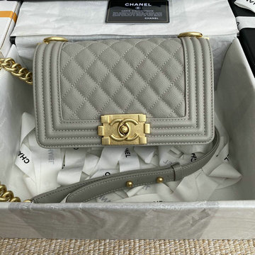 シャネル CHANEL CC-CH67085GXJHS　2021年最新入荷 BOY スモール ハンドバッグ 斜め掛け ショルダーバッグ フラップバッグ レディースかばん カーフレザー