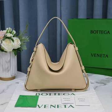 ボッテガヴェネタ BOTTEGAVENETA 025-BOV6613MB　2021年最新入荷 クレードル スモール ショルダーバッグ フラップクロージャー ホーボーバッグ レディースかばん