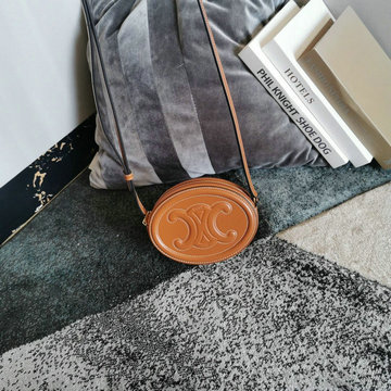 セリーヌ CELINE 025-CE101703ZS　2021年最新入荷 オーバルバッグ トリオンフ モノブロック 斜め掛け ショルダーバッグ クロスボディバッグ レディースかばん