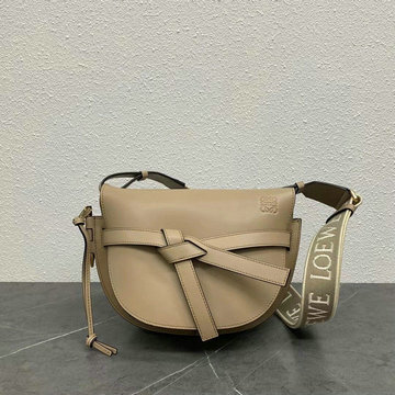 ロエベ LOEWE ZZ-LE65046QMB　2021年最新入荷 ゲート デュアルバッグ ミニ 斜め掛け ショルダーバッグ クロスボディバッグ チェストバッグ カーフレザー