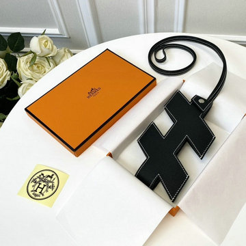 エルメス HERMES 063-H08205QBK　2021年最新入荷 スマートフォンケース 斜め掛け 携帯ケース クロスボディバッグ エプソン