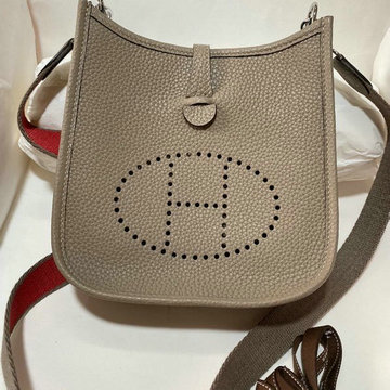 エルメス HERMES 063-HEV17LCQH　2021年最新入荷 エヴリン ミニ 斜めがけ ショルダーバッグ クロスボディバッグ レディースかばん トリヨン