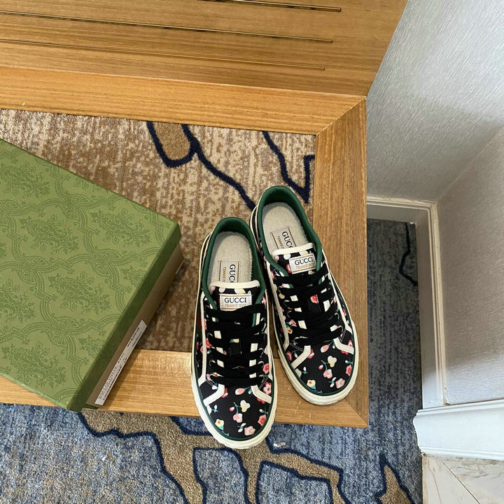 グッチ GUCCI 26-GGJ21022BHY　2021年最新入荷 スニーカー カジュアルシューズ レースアップシューズ スポーツシューズ 男女兼用