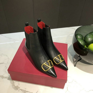 ヴァレンティノ Valentino 26-VTJ21027P　2021年秋冬最新入荷 ショートブーツ ローヒールシューズ レディースシューズ トンガリとう ピンヒール カーフレザー