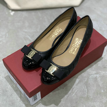 サルヴァトーレ フェラガモ FERRAGAMO 26-FLJ21001ZQ 2021年春夏最新入荷 ヴァリナ パンプス ローヒールシューズ ピンヒール レディース 靴