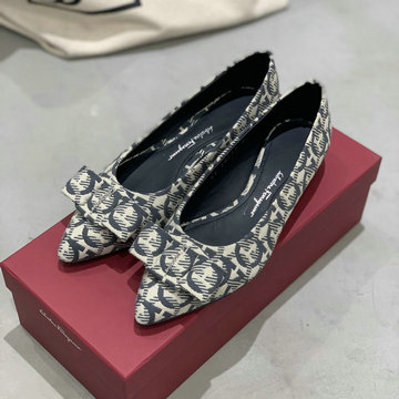商品名称：サルヴァトーレ フェラガモ FERRAGAMO 26-FLJ21002B 2021年春夏最新入荷 パンプス バレエシューズ フラットシューズ レディース 靴