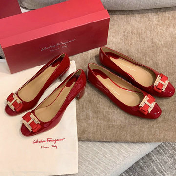 商品名称：サルヴァトーレ フェラガモ FERRAGAMO 26-FLJ21003QR 2021年春夏最新入荷 パンプス ローファー シューズ フラットシューズ ローヒールシューズ レディース 靴