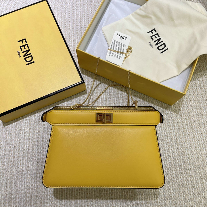 フェンディ FENDI BXN-FD36539YL 2021年最新作 8BN322 ピーカブー アイシーユー クラッチバッグ ハンドバッグ 2way ショルダーバッグ レディースかばん