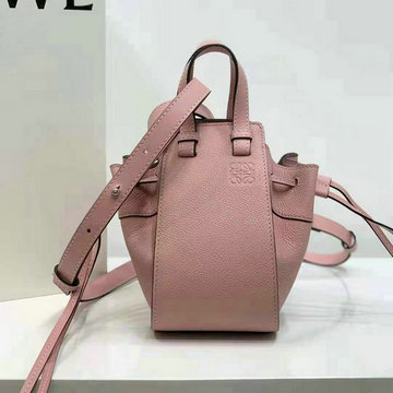 商品名称：ロエベ LOEWE 99-LE0501QFH  2020年最新入荷 ハンモック ミニ ハンドバッグ トートバッグ ドローストリングバッグ レディースかばん カーフレザー