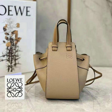 ロエベ LOEWE 99-LE0501QXS 2020年最新入荷 ハンモック ミニ ハンドバッグ トートバッグ ドローストリングバッグ レディースかばん カーフレザー