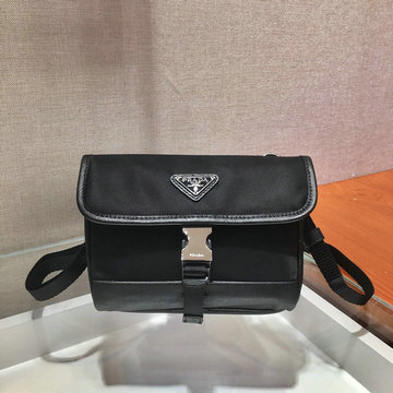 プラダ PRADA 2021年最新入荷 フラップバッグ メッセンジャーバッグ 斜め掛け ショルダーバッグ クロスボディ メンズかばん