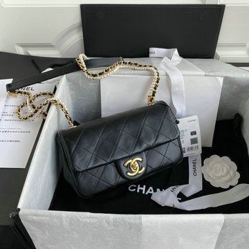 シャネル CHANEL 2021年最新入荷 フラップバッグ 斜め掛け ショルダーバッグ パーツ付きチェーン レディースかばん クロスボディ カーフスキン
