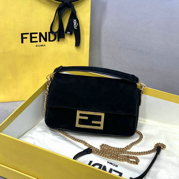 フェンディ FENDI CL-FD320AsK　2021年最新入荷 バゲットバッグ 斜め掛けショルダーバッグ クロスボディバッグ レディースかばん