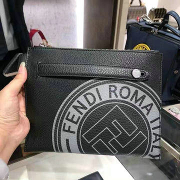 商品名称：フェンディ FENDI 99-FD0182 2019年最新入荷 チェーン クラッチ バッグ チェストバッグ 斜め掛け ショルダーバッグ 黒