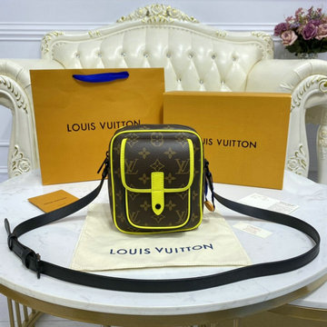 ルイヴィトン LOUISVUITTON 057-M69404G　2021年最新入荷 クリストファー ウエアラブル ウォレット 斜め掛け ショルダーバッグ モノグラムマカサーキャンパス