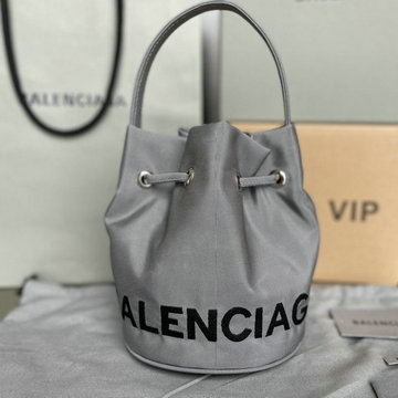 バレンシアガ BALENCIAGA GH-BA104QHS　2021年最新入荷 Wheel ドローストリング バゲットバッグ トートバッグ ハンドバッグ 斜め掛け ショルダーバッグ