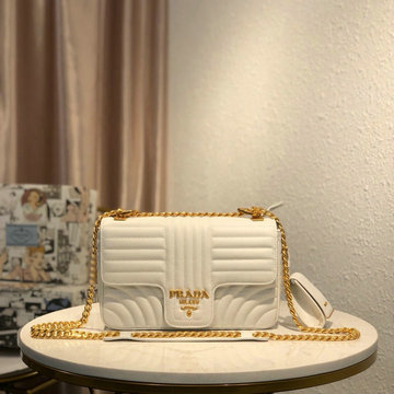 プラダ PRADA GH-PD1BD108B　2021年最新作 ダイアグラム ミディアム レザー バッグ 斜め掛け ショルダーバッグ クロスボディバッグ カーフレザー