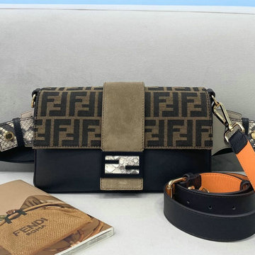 フェンディ FENDI 168-FD0122cm　2021年最新作 バゲット スリム クラッチ ウェストバッグ ベルトバッグ ショルダーバッグ クロスボディ メンズかばん