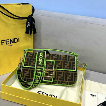 フェンディ FENDI 168-FD772SG　2021年最新作 バゲット クラッチ トートバッグ 2way 斜め掛け ショルダーバッグ クロスボディバッグ レディースかばん ファブリック バッグ