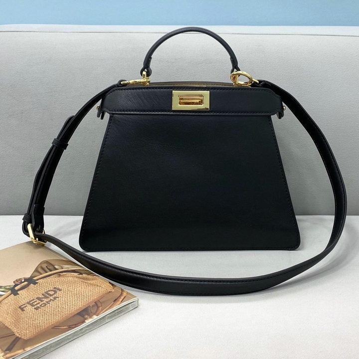 フェンディ FENDI 168-FD80011AK　2021年最新作 ピーカブー アイシーユー スモール トートバッグ ハンドバッグ 2way 斜め掛け ショルダーバッグ レディースかばん