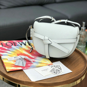 商品名称：ロエベ LOEWE DDB-LE061711B　2021年最新入荷 ゲートバッグ スモール 斜めがけ ショルダーバッグ レディースかばん レジャー カーフスキン