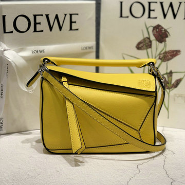 ロエベ LOEWE DDB-LE061838NY　2021年最新入荷 ミニ パズル 斜めがけ ショルダーバッグ クロスボディバッグ レディースかばん カーフレザー