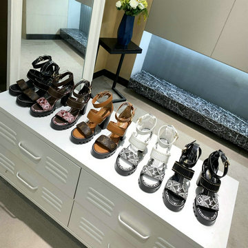 商品名称：ルイヴィトン LOUISVUITTON 26-LVJ21006 2021年夏最新入荷 スタートレイル ライン サンダル ハイヒールシューズ ブロックヒール サンダル 厚底 レディースシューズ