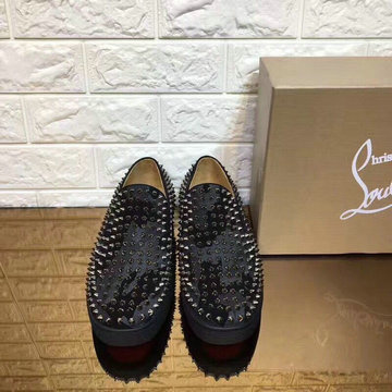 クリスチャンルブタン CHRISTIAN LOUBOUTIN 26-CLJ21017　2021年夏最新入荷 スニーカー リベット付き ローファーシューズ カジュアルシューズ ユニセックス 男女兼用