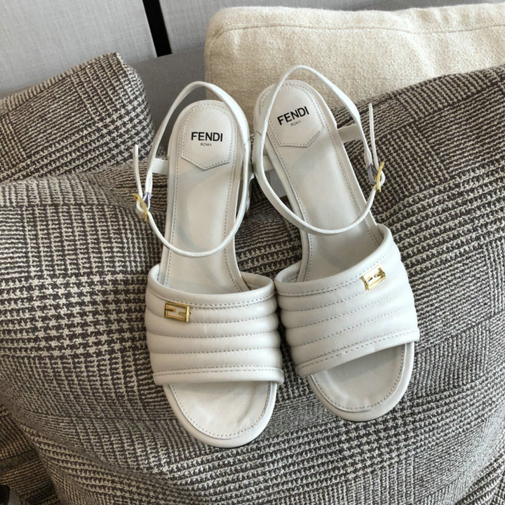 フェンディ FENDI 26-FDJ21001　2021年夏最新入荷 スリングバック サンダル ローヒールシューズ スクエアヒール レディースシューズ 靴