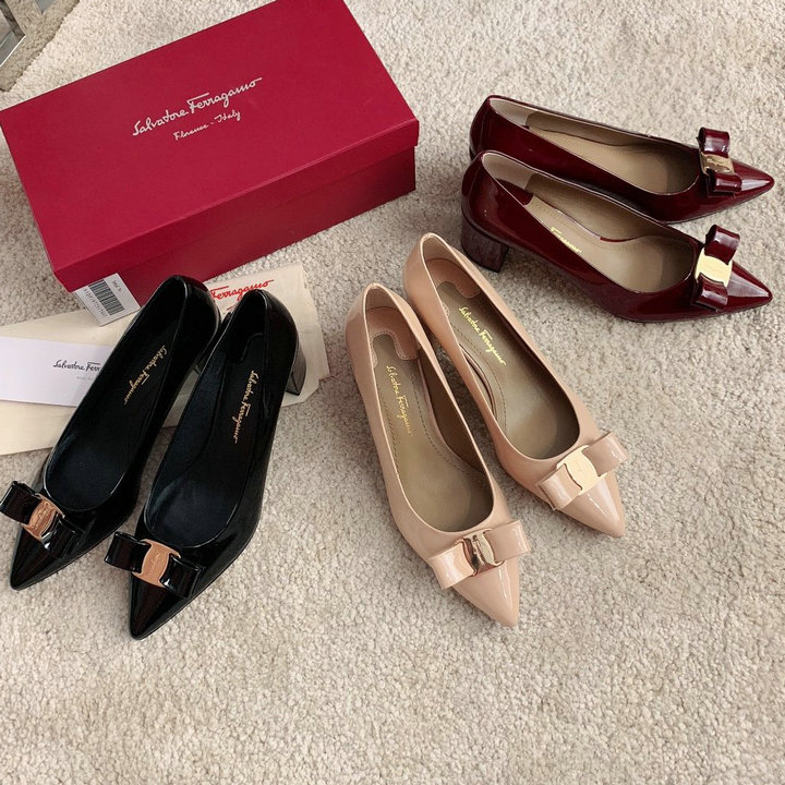 サルヴァトーレ フェラガモ FERRAGAMO 26-FLJ21018　2021年夏最新入荷 パンプス ローヒールシューズ ヴァラ リボン ポインテッドトゥ レディースシューズ