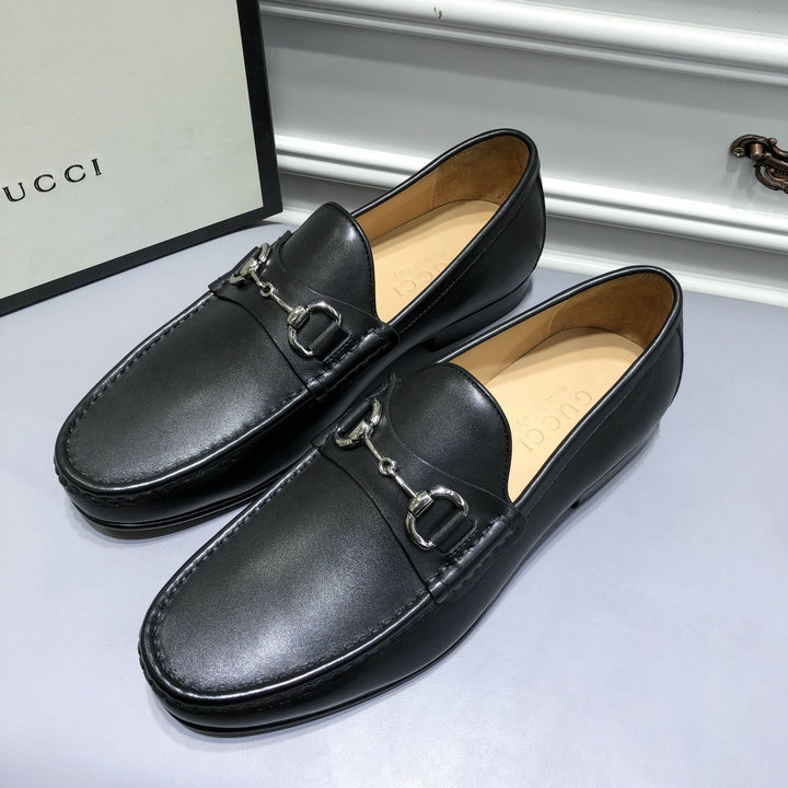 商品名称：グッチ GUCCI 26-GGJ21008P　2021年夏最新入荷 ホースビット付き ローファー フラットシューズ 紳士靴 メンズシューズ
