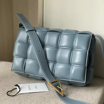 ボッテガヴェネタ BOTTEGAVENETA aj-BOV70094ZL 2020年最新入荷 パデッド カセット 斜め掛け ショルダーバッグ カーフレザー