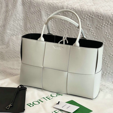 ボッテガヴェネタ BOTTEGAVENETA  aj-BOV609175ZPBS 2021年最新入荷 ザ アルコ トップハンドルバッグ トートバッグ バンドバッグ レディースかばん