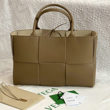 ボッテガヴェネタ BOTTEGAVENETA 2021年最新入荷 ザ アルコ トップハンドルバッグ トートバッグ バンドバッグ レディースかばん