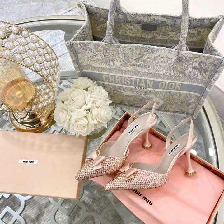 商品名称：ミュウミュウ MIUMIU 26-MMJ21003　2021年夏最新入荷 ミュール フラットサンダル スライドサンダル トンガリとう スリッパ レディースシューズ