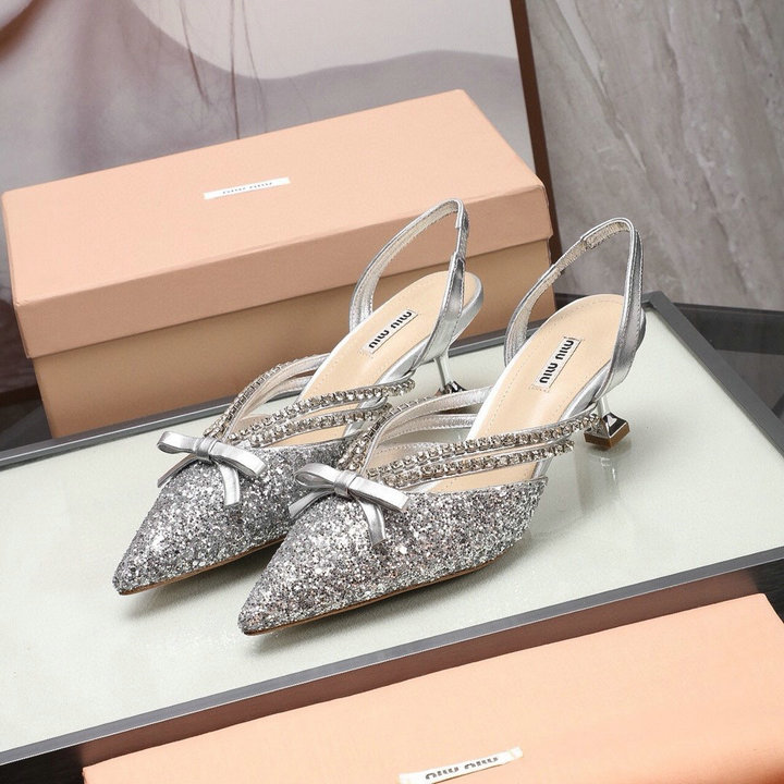 ミュウミュウ MIUMIU 26-MMJ21005Z　2021年夏最新入荷 グリッター スリングバック パンプス サンダル ローヒールシューズ サマーサンダル レディースシューズ