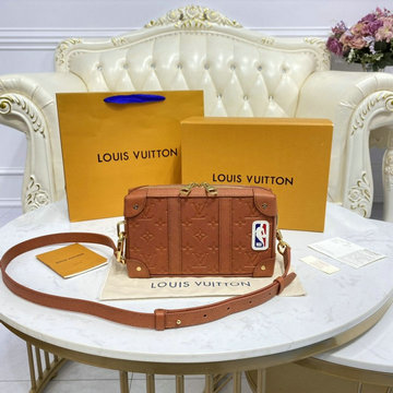 商品名称：ルイヴィトン LOUISVUITTON 057-M80549　2021年最新入荷 ソフト トランク ウォレット LVxNBA チェーンウォレット 斜め掛け ショルダーバッグ スクエアバッグ