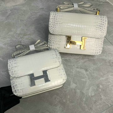 商品名称：エルメス HERMES 3589-H108222EWBS　2021年最新入荷 コンスタンス 斜め掛け ショルダーバッグ クロスボディバッグ フラップバッグ レディースかばん クロコ柄