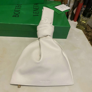 ボッテガヴェネタ BOTTEGAVENETA aj-BOV652001BS 2021年最新入荷 ミニ ザ ツイスト ノットのハンドルが付いた クラッチバッグ 手持ちかばん カーフレザー