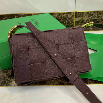 ボッテガヴェネタ BOTTEGAVENETA aj-BOV666870JH2021年最新入荷 パデッド カセット 斜め掛け ショルダーバッグ クロスボディバッグ スモールバッグ
