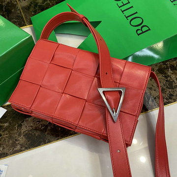 ボッテガヴェネタ BOTTEGAVENETA 2021年最新入荷 ザ カセット 斜め掛け ショルダーバッグ クロスボディバッグ スクエアバッグ
