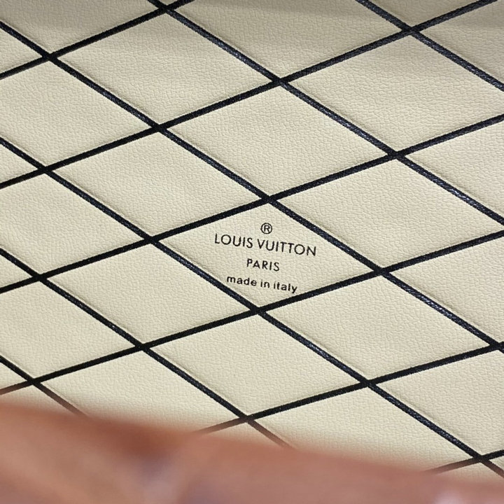 商品名称：ルイヴィトン LOUISVUITTON 057-M57827KF　2021年最新入荷 プティット マル トランクバッグ 斜め掛け ショルダーバッグ クロスボディ レディースかばん エピレザー