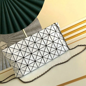 商品名称：バオバオイッセイミヤケ BAOBAO issey miyake 99-ISM3115BS　2021年最新色入荷 チェーンウォレット 斜め掛け ショルダーバッグ クロスボディバッグ