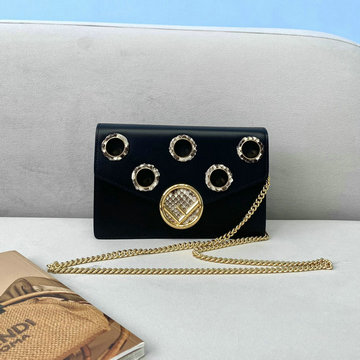 フェンディ FENDI 168-FD006DBK　2021年最新入荷 チェーンウォレット 斜め掛け ショルダーバッグ フラップバッグ クロスボディバッグ カーフレザー