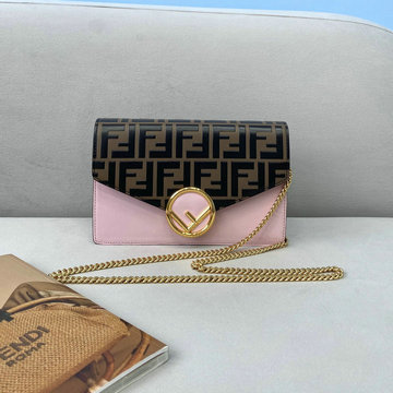 フェンディ FENDI 168-FD006PBF　2021年最新入荷 チェーンウォレット 斜め掛け ショルダーバッグ フラップバッグ クロスボディバッグ カーフレザー