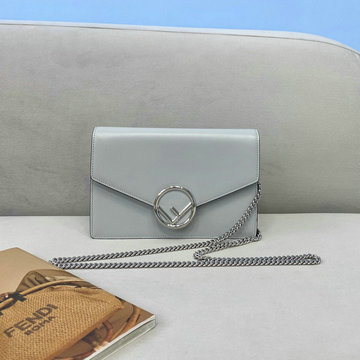 フェンディ FENDI 168-FD006QFL　2021年最新入荷 チェーンウォレット 斜め掛け ショルダーバッグ フラップバッグ クロスボディバッグ カーフレザー