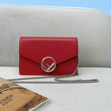フェンディ FENDI 168-FD006QRD　2021年最新入荷 チェーンウォレット 斜め掛け ショルダーバッグ フラップバッグ クロスボディバッグ カーフレザー