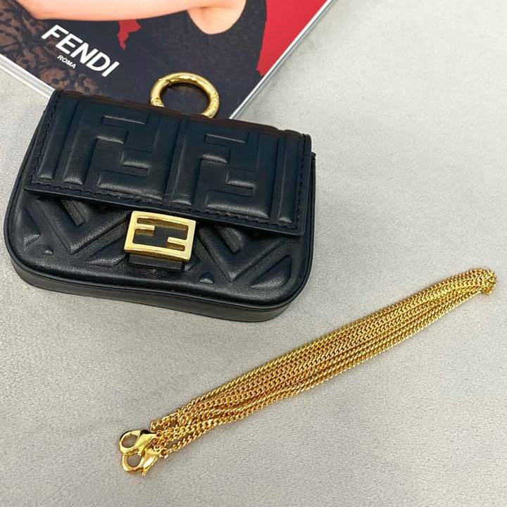 フェンディ FENDI 168-FD0136FK　2021年最新入荷 バゲットポーチ ミニ クラッチバッグ 小銭入れ 短財布 手持ちかばん