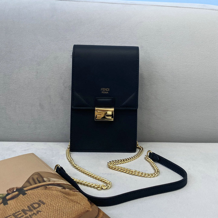フェンディ FENDI 168-FD323BK　2021年最新入荷 斜め掛け ショルダーバッグ ミニサイズ 携帯ケース スマートフォンケース スクエアバッグ カーフレザー